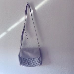 A lilac vera Bradley purse